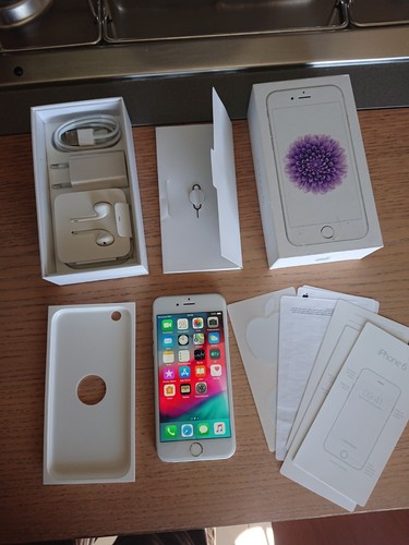 Apple iphone silver 16gb in - iphone,